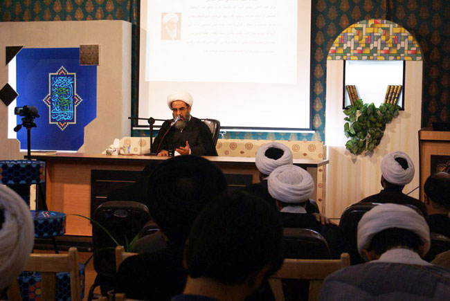 دیدار اساتید و طلاب مرکز تخصصی مطالعات تطبیقی مذاهب اسلامی مشهد مقدس با معظم له