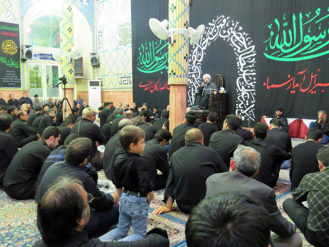 سخنرانی و مراسم إحیاء در شب 21 ماه رمضان در تکیه حاج سیدحسن قم