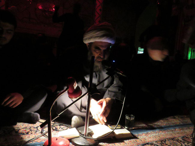 سخنرانی و مراسم إحیاء در شب 21 ماه رمضان در تکیه حاج سیدحسن قم