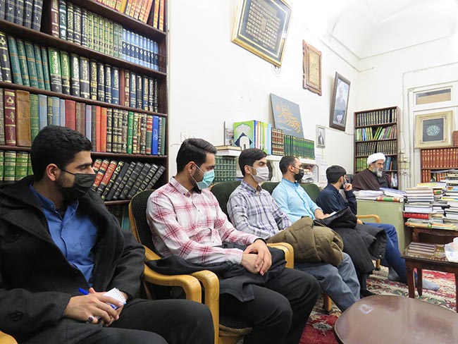 دیدار طلاب مدرسه سلیمانیه مشهد با آیت الله فاضل لنکرانی