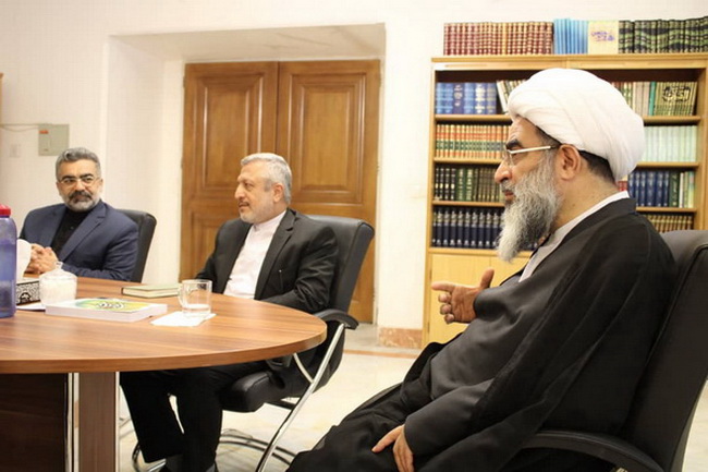 دیدار اعضای وزارت امور خارجه در مرکز فقه ائمه اطهار(ع)