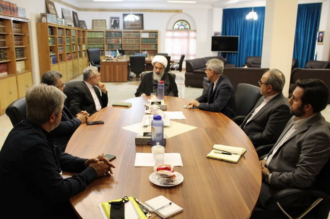 دیدار اعضای وزارت امور خارجه در مرکز فقه ائمه اطهار(ع)