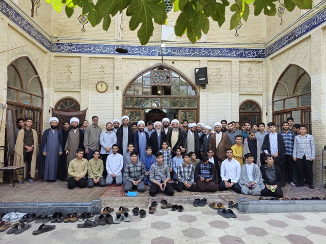 مراسم جشن ولادت پیامبر خدا(ص) و امام صادق(ع) و افتتاحیه دروس سال جدید مدرسه امام صادق(ع) قم