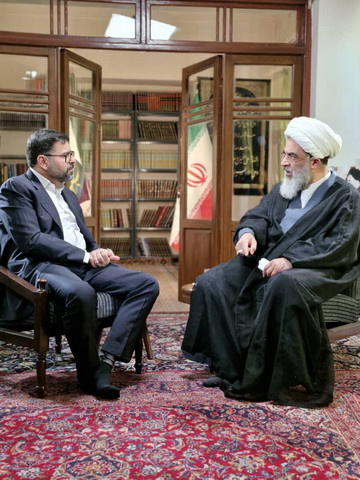 مصاحبه در برنامه حضور در مورد ابعاد شخصیت امام خمینی(قده) در بیت امام در قم