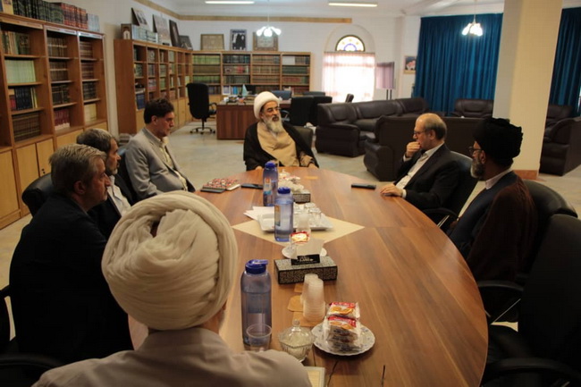 دیدار دکتر محمدمهدی احمدی معاون هنری و مدیرکل حوزه ریاست وزارت فرهنگ و ارشاد اسلامی