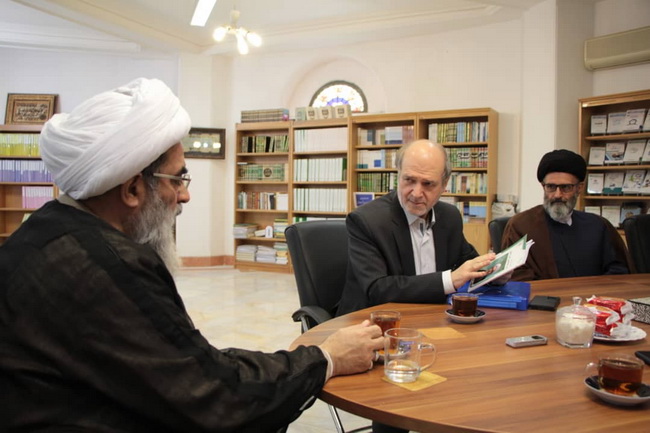 دیدار دکتر محمدمهدی احمدی معاون هنری و مدیرکل حوزه ریاست وزارت فرهنگ و ارشاد اسلامی