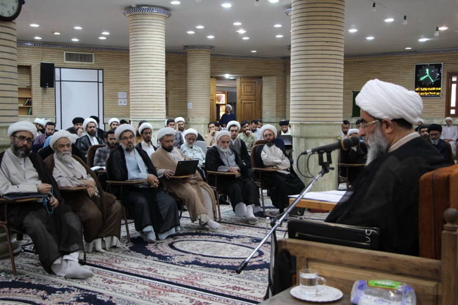 درس اخلاق حضرت آیت الله فاضل لنکرانی در جمع دانش پژوهان و اساتید مجتمع آموزشی پژوهشی ائمه اطهار(ع)