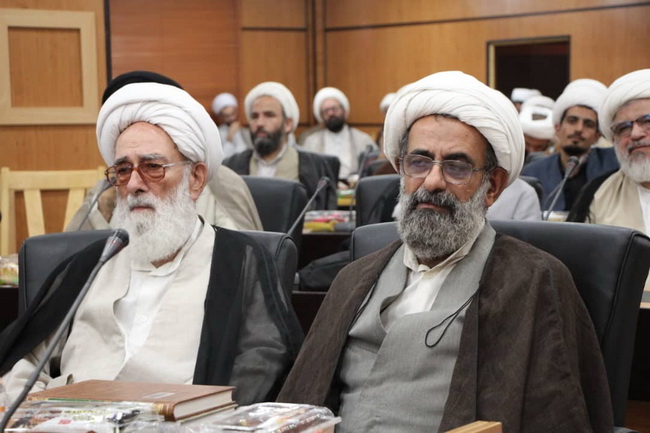 نشست مسئولین مؤسسه آموزش عالی ائمه اطهار(ع)