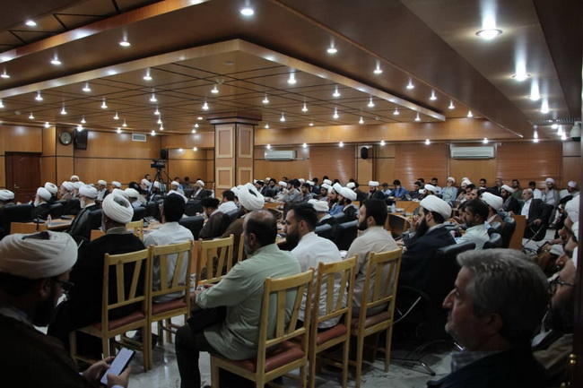 نشست مسئولین مؤسسه آموزش عالی ائمه اطهار(ع)