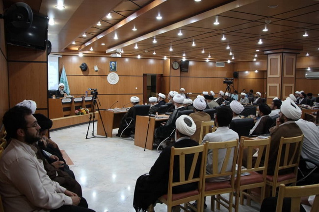 نشست مسئولین مؤسسه آموزش عالی ائمه اطهار(ع)