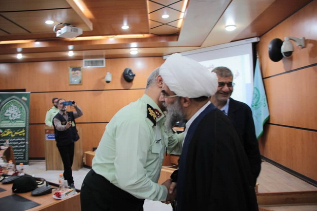 دیدار فرماندهان و مدیران انتظامی استان قم