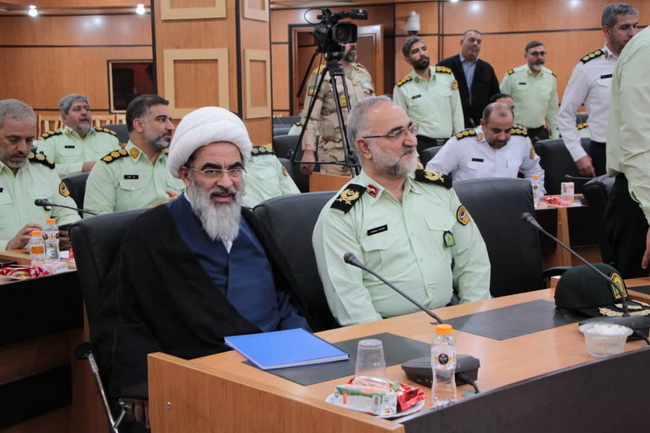 دیدار فرماندهان و مدیران انتظامی استان قم