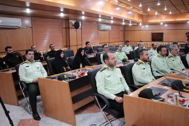 دیدار فرماندهان و مدیران انتظامی استان قم