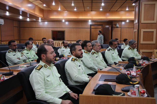 دیدار فرماندهان و مدیران انتظامی استان قم