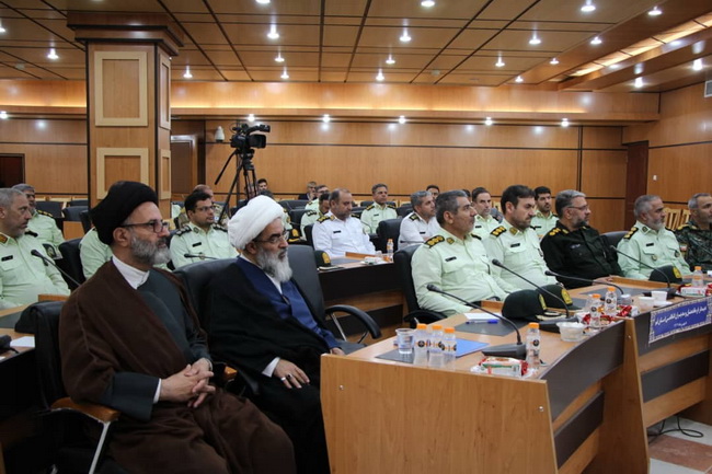 دیدار فرماندهان و مدیران انتظامی استان قم