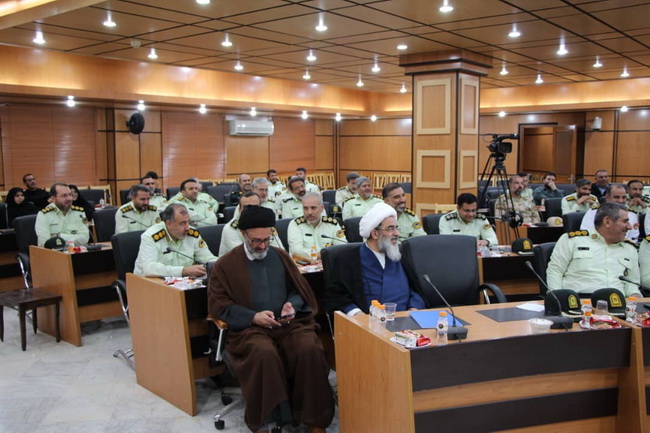 دیدار فرماندهان و مدیران انتظامی استان قم