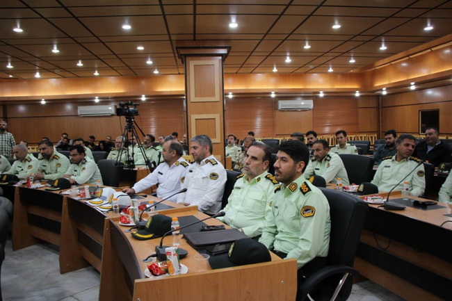دیدار فرماندهان و مدیران انتظامی استان قم