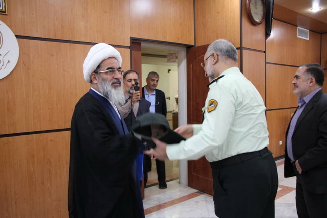 دیدار فرماندهان و مدیران انتظامی استان قم