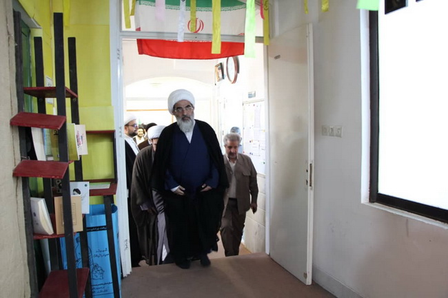 درس اخلاق مدرسه علمیه قرآن محوری ائمه اطهار(علیهم السلام)