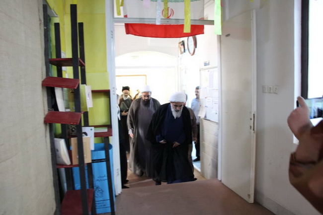 درس اخلاق مدرسه علمیه قرآن محوری ائمه اطهار(علیهم السلام)