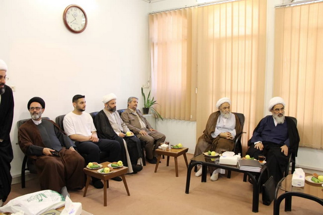 درس اخلاق مدرسه علمیه قرآن محوری ائمه اطهار(علیهم السلام)