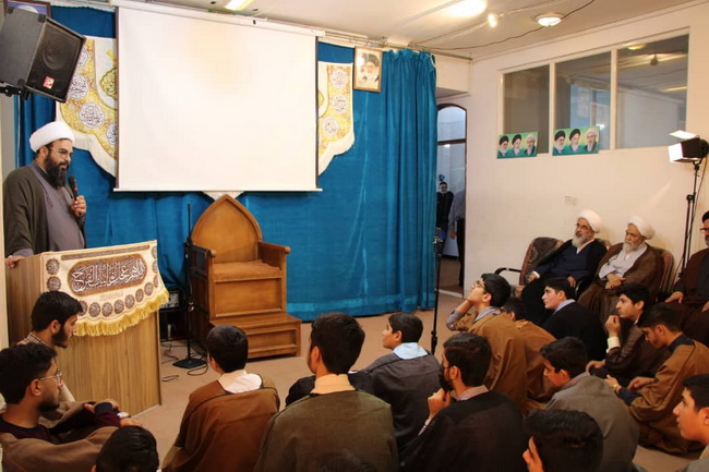 درس اخلاق مدرسه علمیه قرآن محوری ائمه اطهار(علیهم السلام)