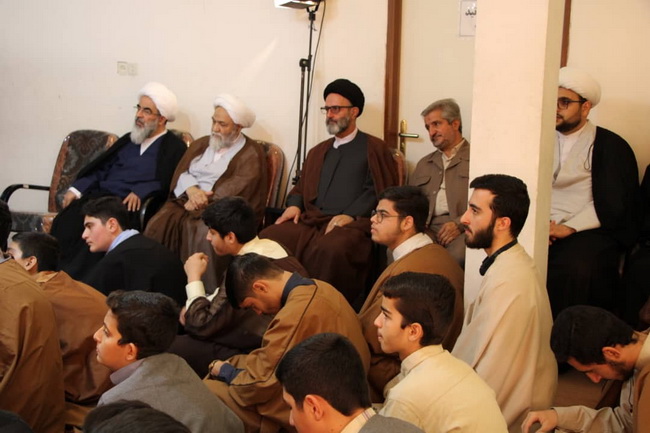 درس اخلاق مدرسه علمیه قرآن محوری ائمه اطهار(علیهم السلام)