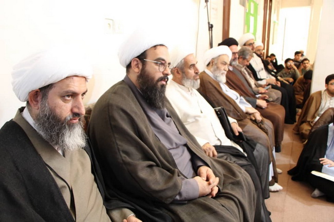 درس اخلاق مدرسه علمیه قرآن محوری ائمه اطهار(علیهم السلام)