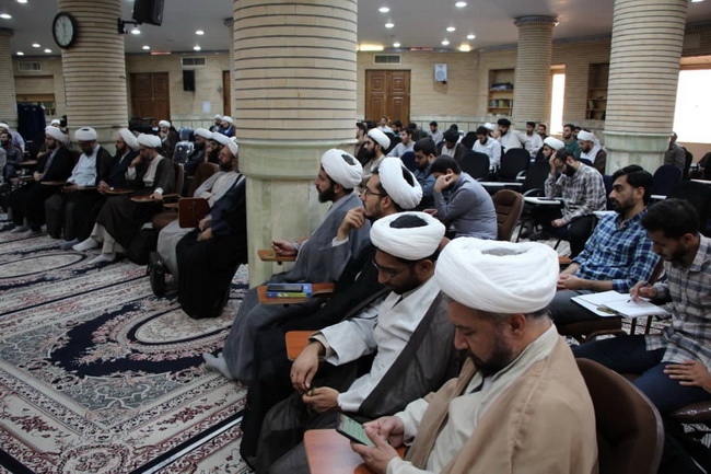 درس اخلاق در مسجد مرکز فقهی ائمه اطهار(ع)