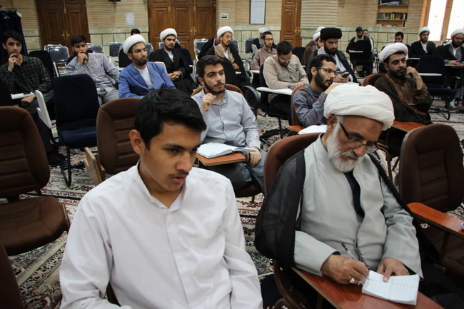 درس اخلاق در مسجد مرکز فقهی ائمه اطهار(ع)