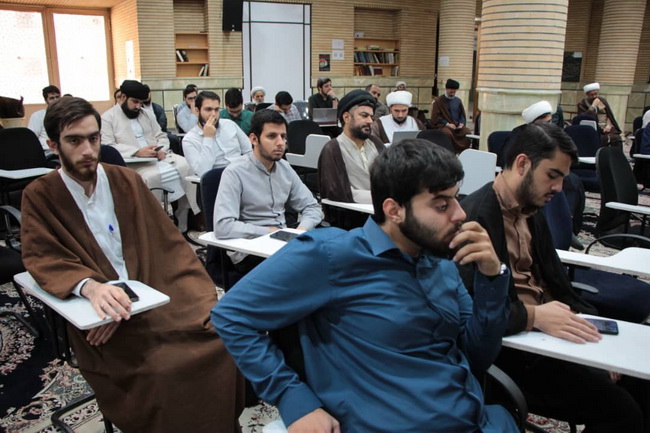 درس اخلاق در مسجد مرکز فقهی ائمه اطهار(ع)