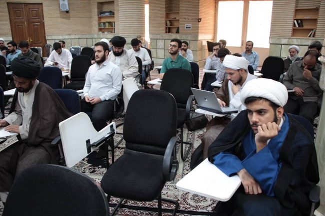 درس اخلاق در مسجد مرکز فقهی ائمه اطهار(ع)