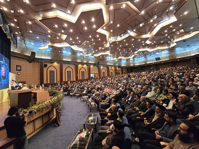 مراسم آئین تکریم خادمان صادق؛ حاج آقای سازگار و حاج آقای عاصی