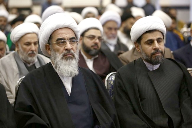 تصاویر رونمایی از جدیدترین کتب آثار آیت الله فاضل لنکرانی(دامت برکاته)