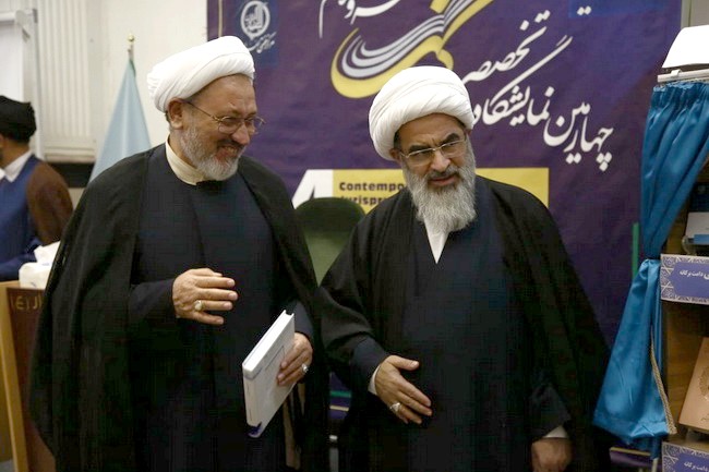 تصاویر رونمایی از جدیدترین کتب آثار آیت الله فاضل لنکرانی(دامت برکاته)