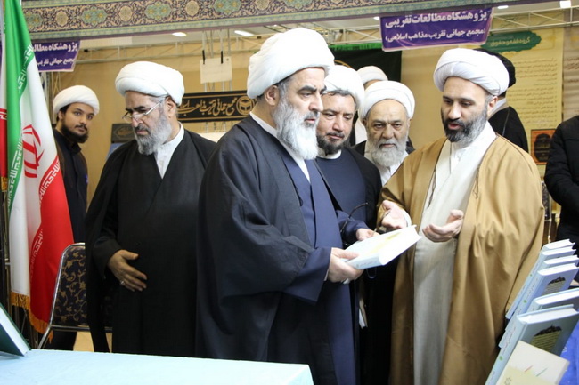 بازدید حضرت آیت الله فاضل لنکرانی در دومین روز چهارمین نمایشگاه تخصصی کتاب فقه و کلام معاصر