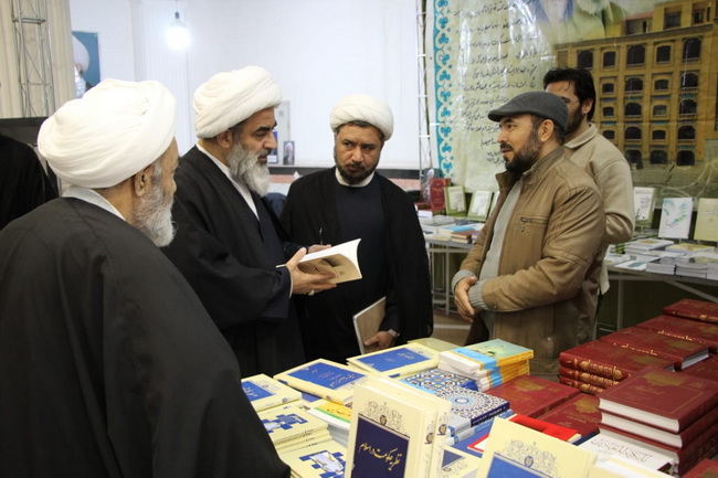 بازدید حضرت آیت الله فاضل لنکرانی در دومین روز چهارمین نمایشگاه تخصصی کتاب فقه و کلام معاصر