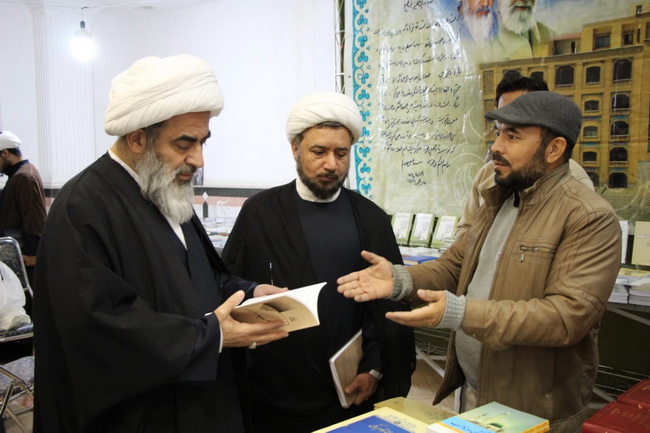 بازدید حضرت آیت الله فاضل لنکرانی در دومین روز چهارمین نمایشگاه تخصصی کتاب فقه و کلام معاصر