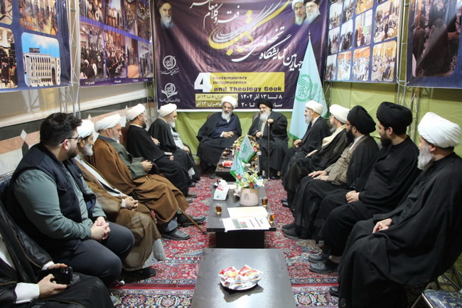 بازدید حضرت آیت الله فاضل لنکرانی در دومین روز چهارمین نمایشگاه تخصصی کتاب فقه و کلام معاصر