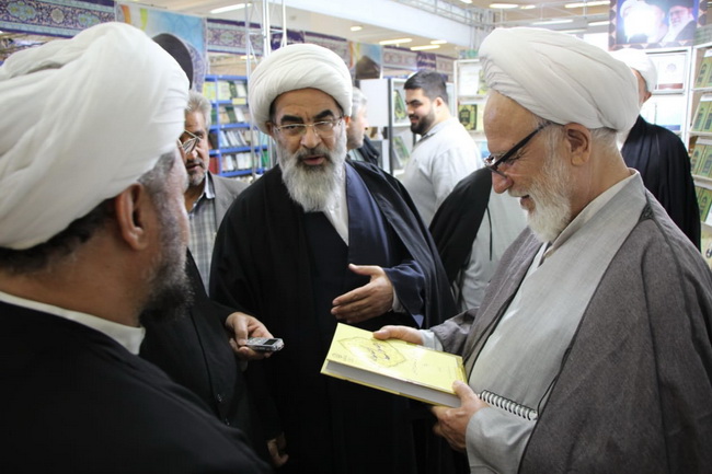بازدید حضرت آیت الله فاضل لنکرانی در دومین روز چهارمین نمایشگاه تخصصی کتاب فقه و کلام معاصر