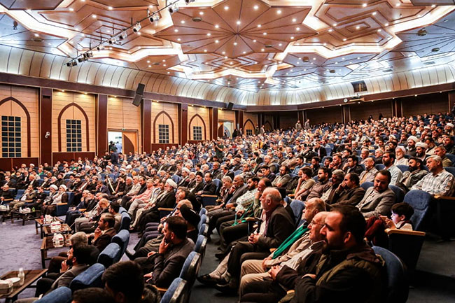 مراسم آئین تکریم خادمان صادق؛ حاج آقای سازگار و حاج آقای عاصی