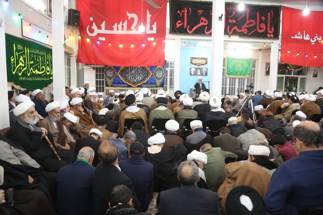 عمامه گذاری در حسینیه دفتر آیت الله فاضل لنکرانی