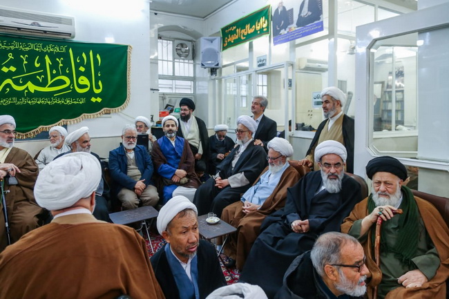 عمامه گذاری در حسینیه دفتر آیت الله فاضل لنکرانی