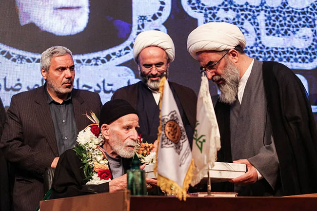 مراسم آئین تکریم خادمان صادق؛ حاج آقای سازگار و حاج آقای عاصی