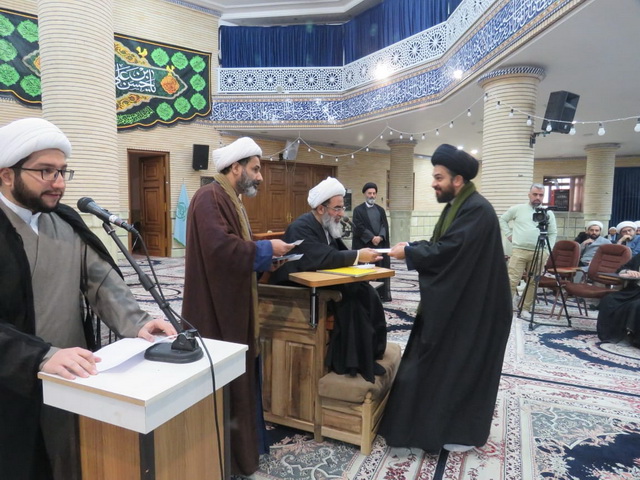 تجلیل از شاگردان ممتاز دروس خارج فقه و اصول