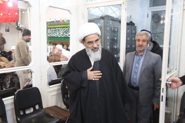 آئین عمامه گذاری طلاب در جشن میلاد امیرالمومنین(ع) در حسینیه دفتر آیت الله فاضل لنکرانی