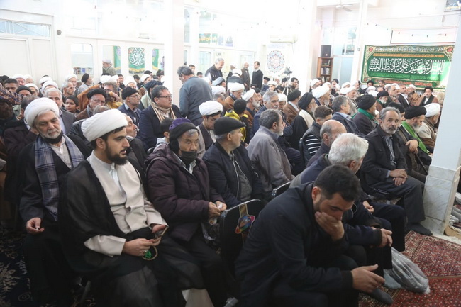 آئین عمامه گذاری طلاب در جشن میلاد امیرالمومنین(ع) در حسینیه دفتر آیت الله فاضل لنکرانی