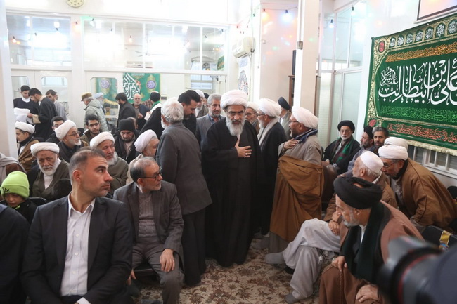 آئین عمامه گذاری طلاب در جشن میلاد امیرالمومنین(ع) در حسینیه دفتر آیت الله فاضل لنکرانی