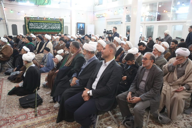 آئین عمامه گذاری طلاب در جشن میلاد امیرالمومنین(ع) در حسینیه دفتر آیت الله فاضل لنکرانی