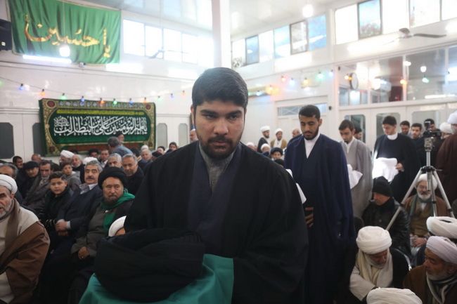آئین عمامه گذاری طلاب در جشن میلاد امیرالمومنین(ع) در حسینیه دفتر آیت الله فاضل لنکرانی